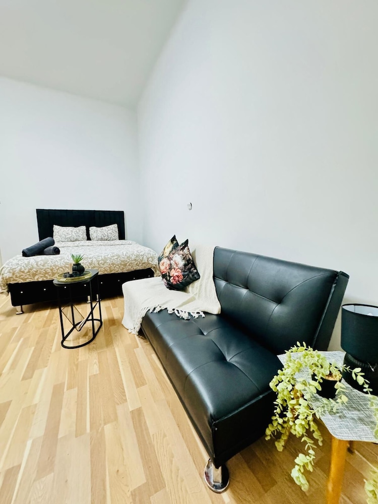 Stylish Contemporary Stay Stadthalle