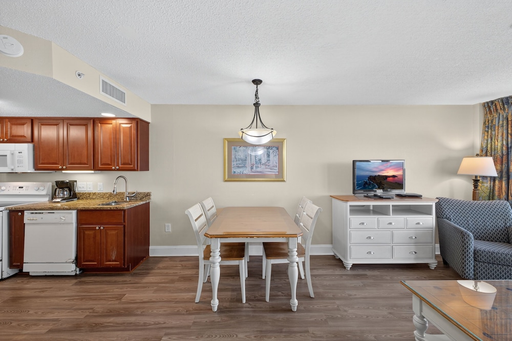 Atlantica 655 1 Bedroom Condo