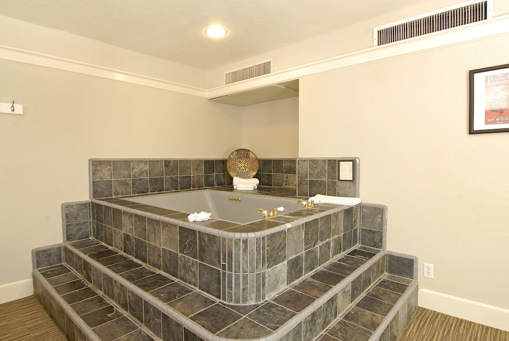 Palm Canyon Hotel & RV Resort