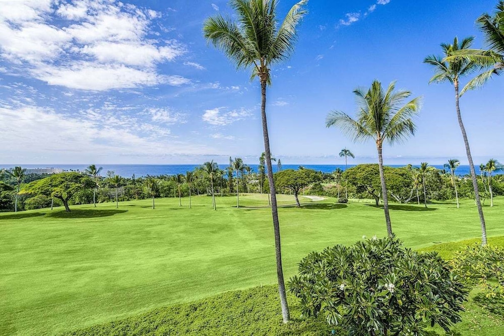 Ocean and Golf Course Views - Top Floor -vrkcv