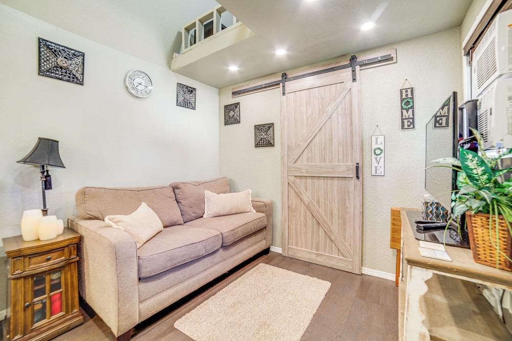 Cozy Tiny Home: 1 Mi to The Village at Meridian, photo 9