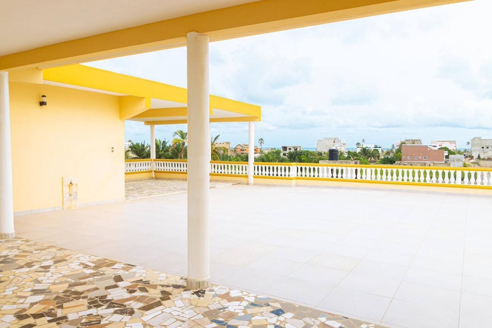 House 5 Mins From the Beach, 15 Mins From the Airport