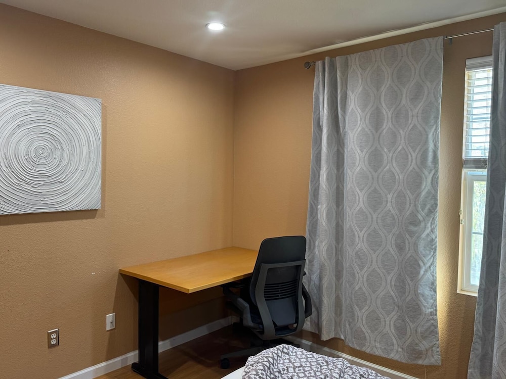 Large and Cozy Home 2BD 2BA Near SF
