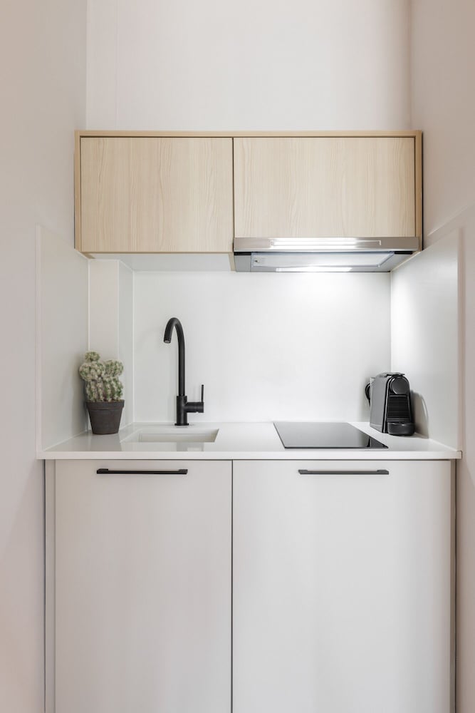 Amalthia Luxury Suites photo 4