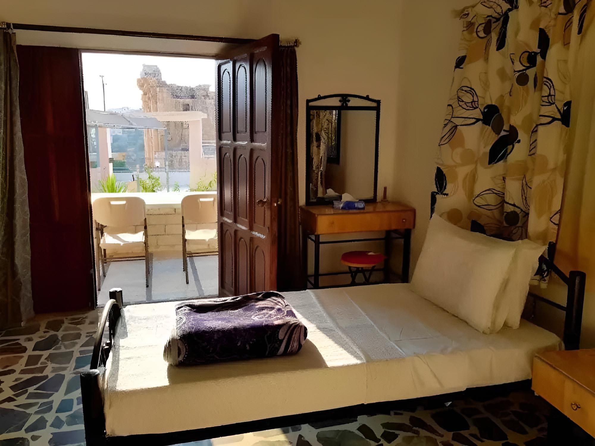 Hadrian's Gate Hotel