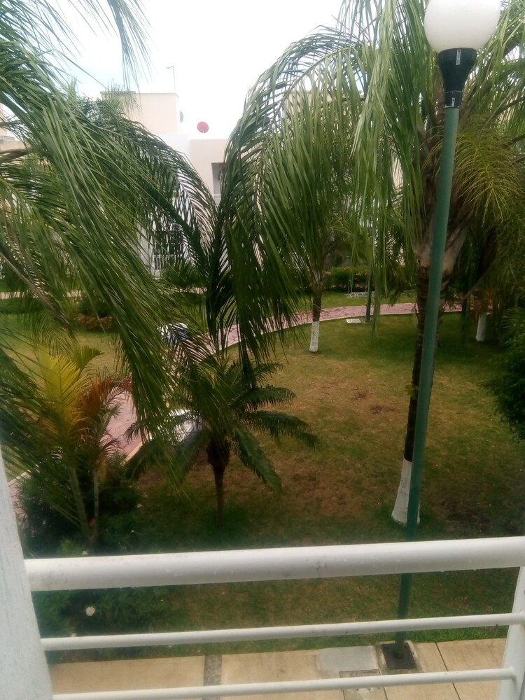 Cancun La Joya Pool Escape