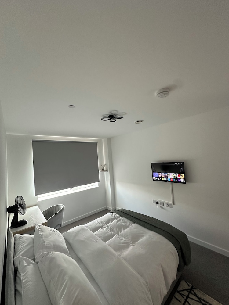 Skyview Elegance Luxury Top-floor Retreat