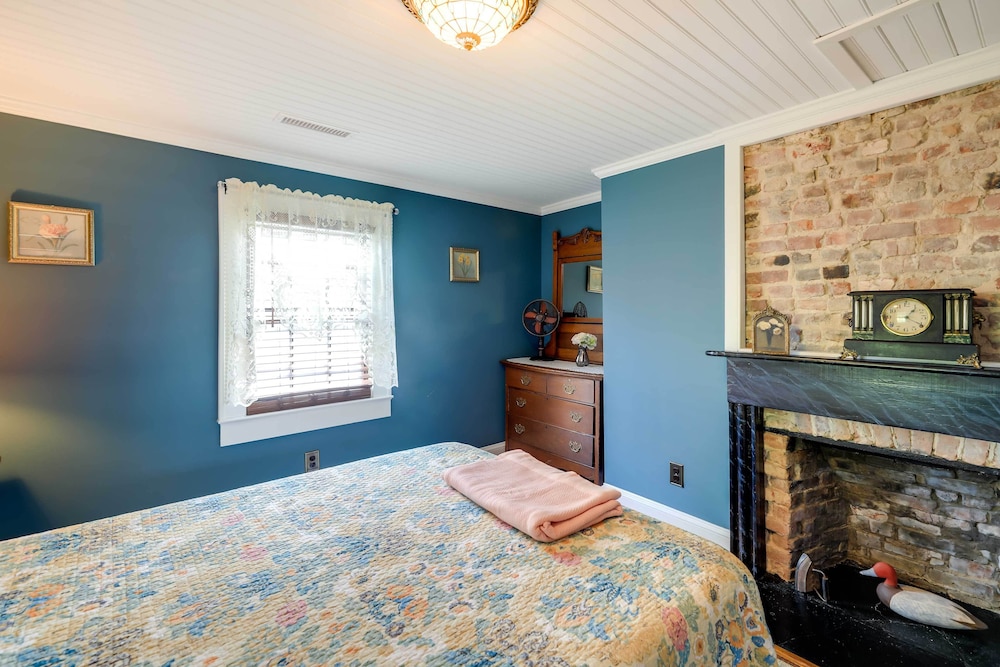 Victorian New Bern Vacation Rental In Downtown! view 4
