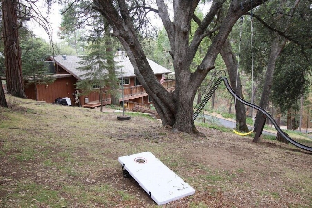 Yosemite Scenic Wonders - Bass Lake Area