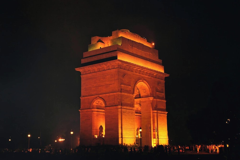 Hotel GoodLuck House Near Delhi Airport
