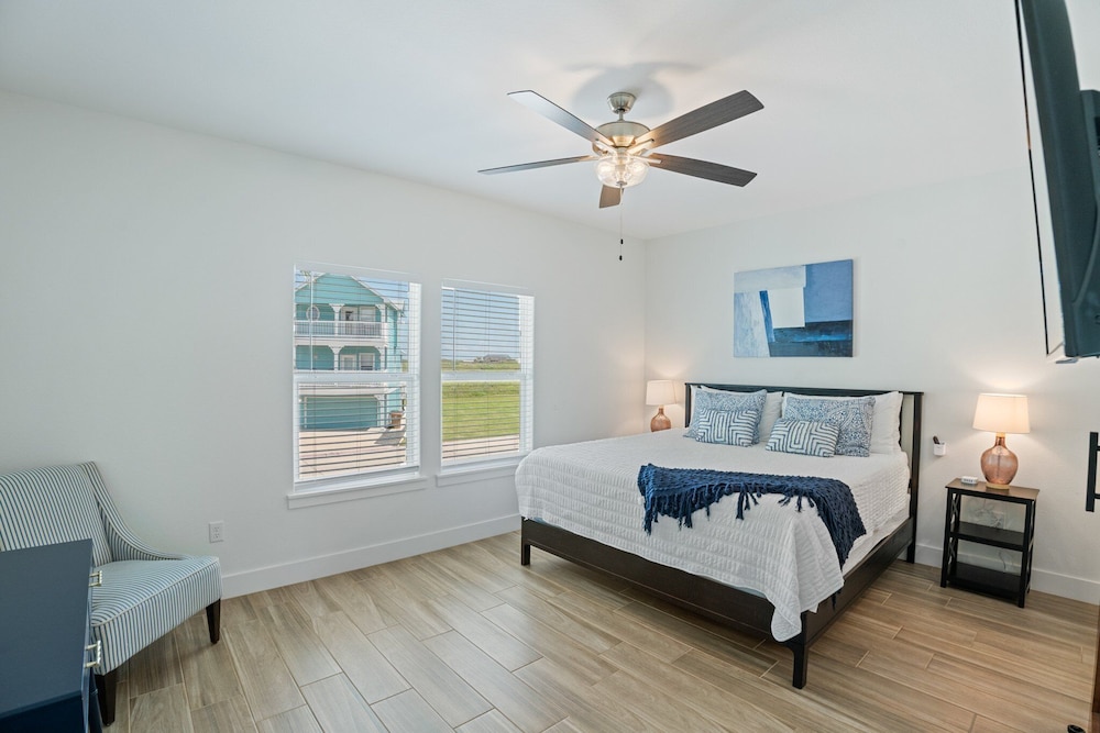 Chancla - Pet Friendly! Community Pool!