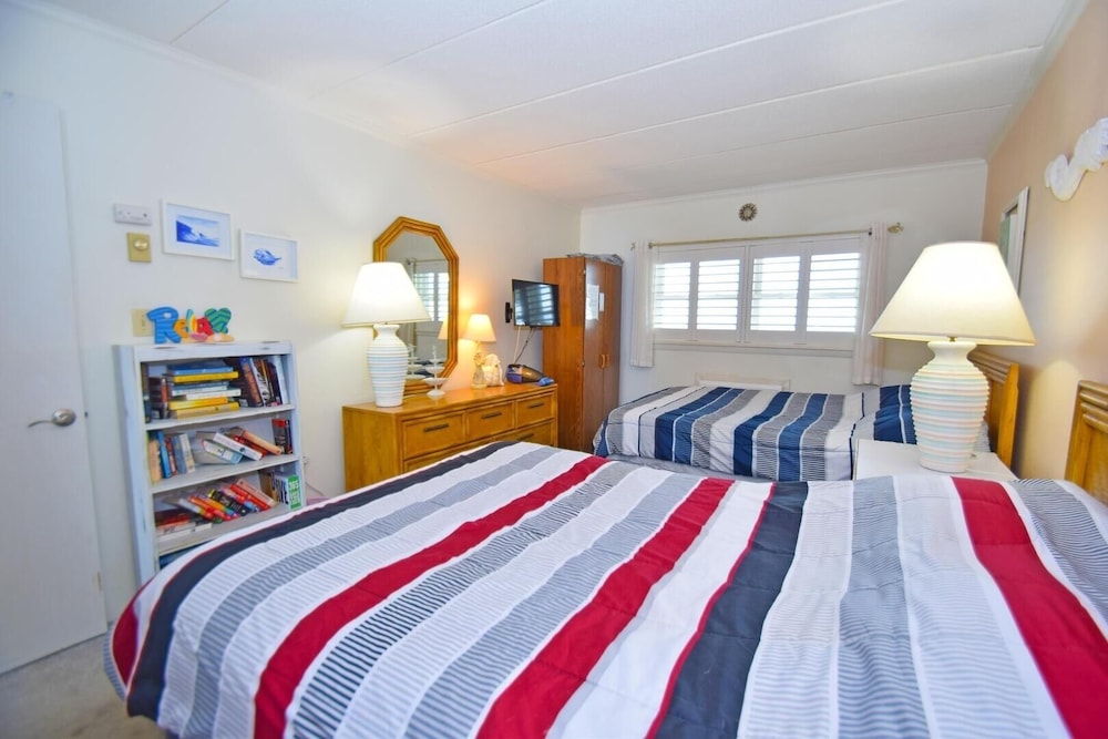 Diamond Beach 511 1 Bedroom Condo by RedAwning view 4