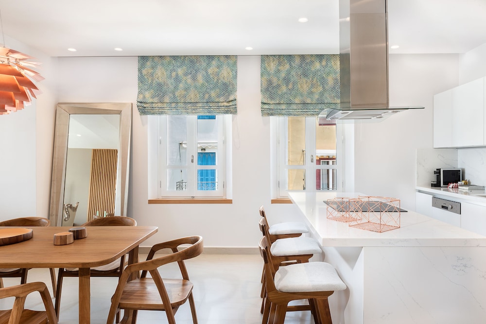 Avra Apartments Venetian Harbour