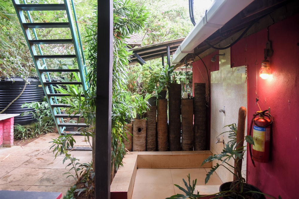 Yuppi Hippi Hideout