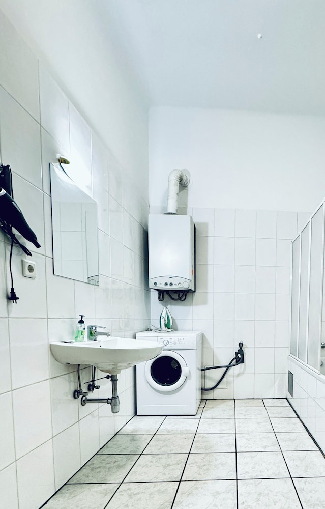 Affordable Apt Near Stadthalle