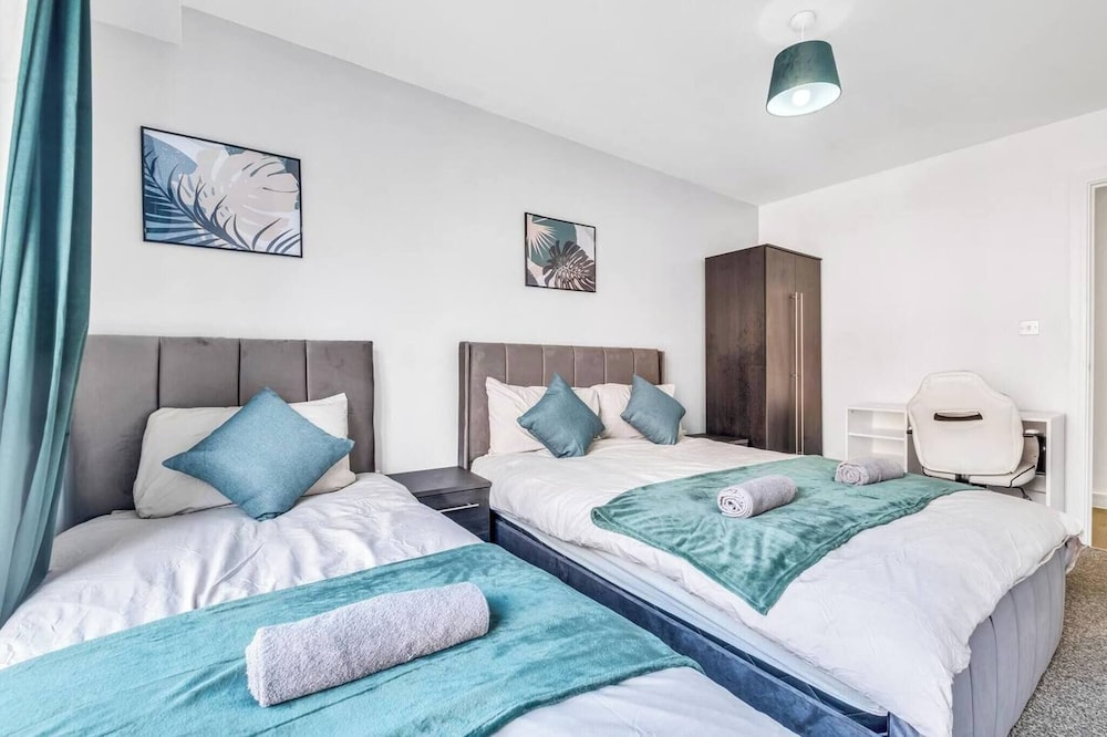 Charming Deritend Apartment With Full Access for Wheelchairs