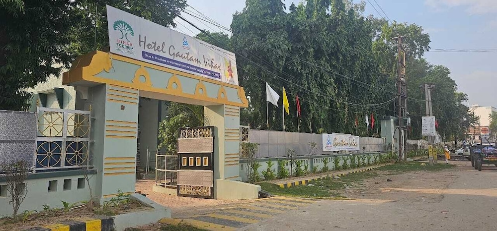 Arunya Hotel & Resort