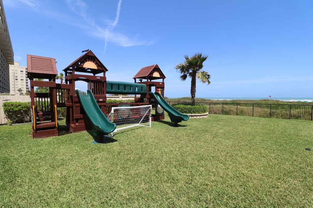 Oceanvista Condominiums by Cheap Getaway