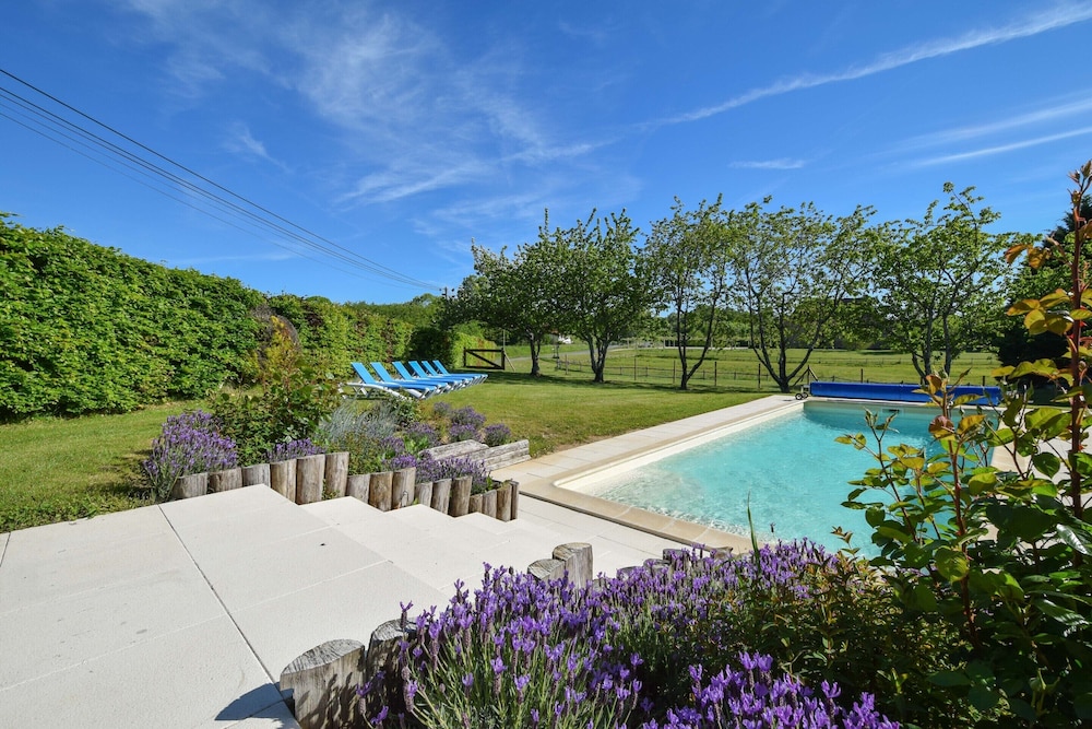 Elegant Domaine Stay in Dordogne photo 3