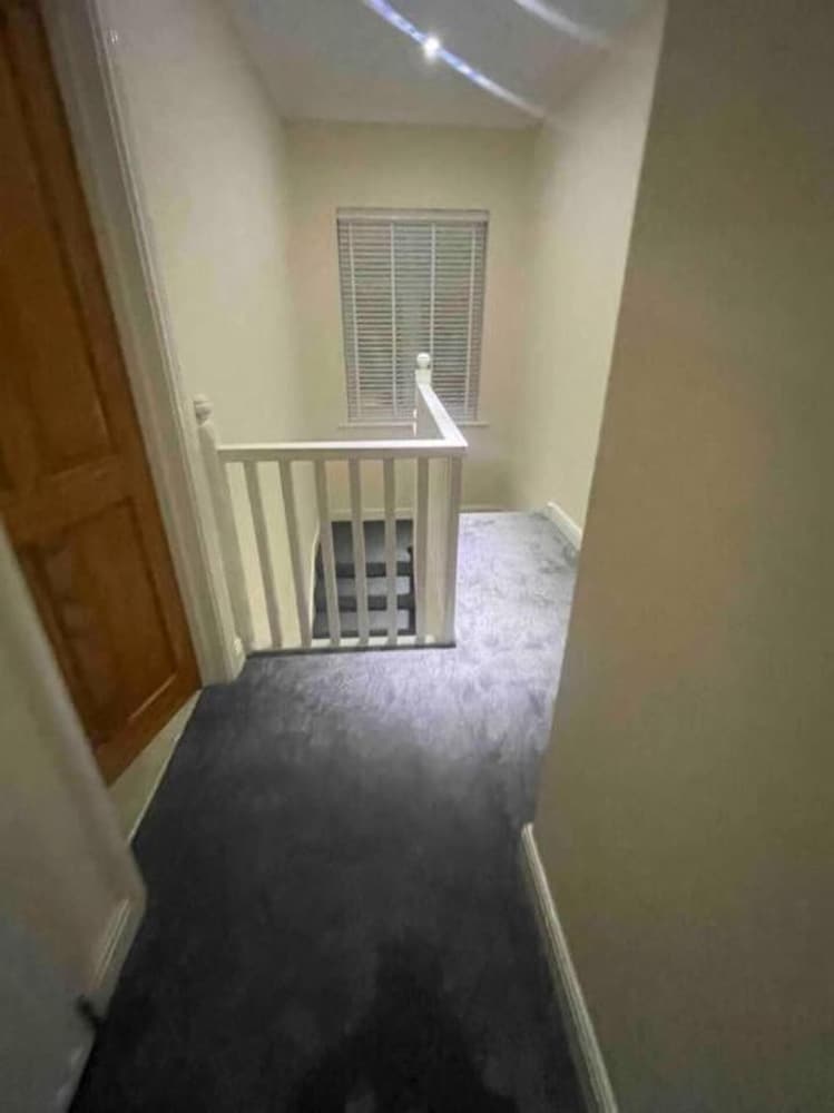Charming House With Garden - Sleeps 6 & Parking