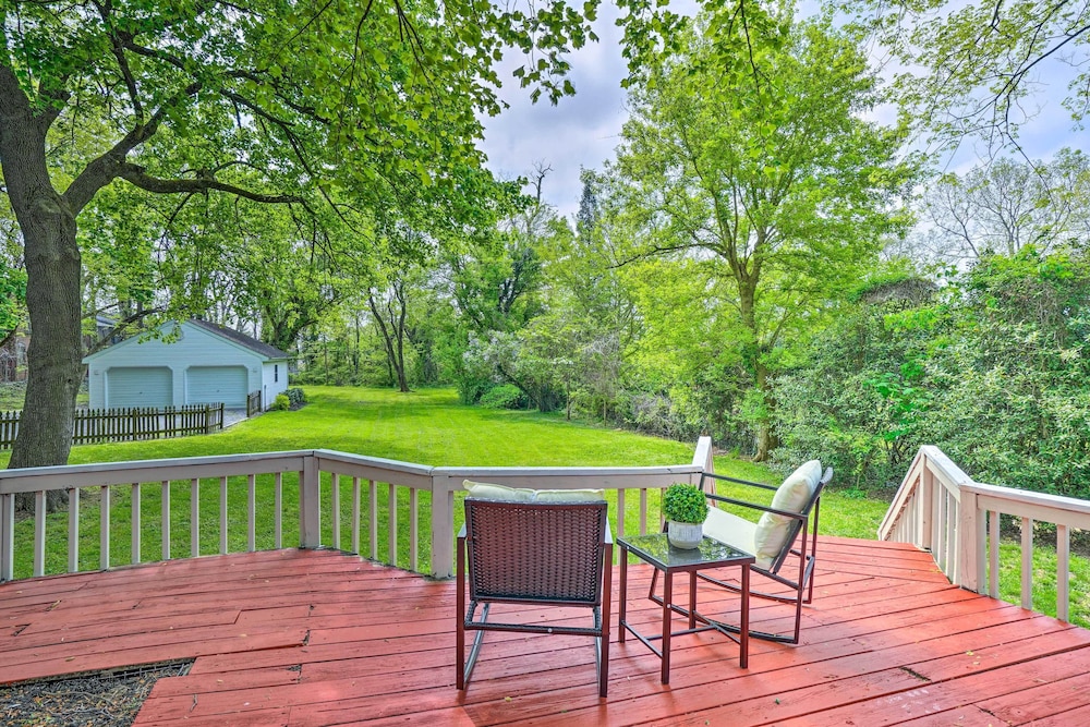Elegant Charles Town Home: Grill, Walk Dtwn! view 4