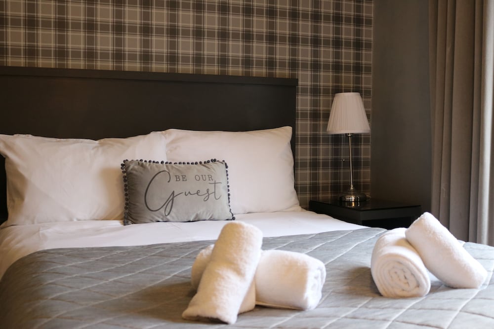 Norfolk Arms Hotel