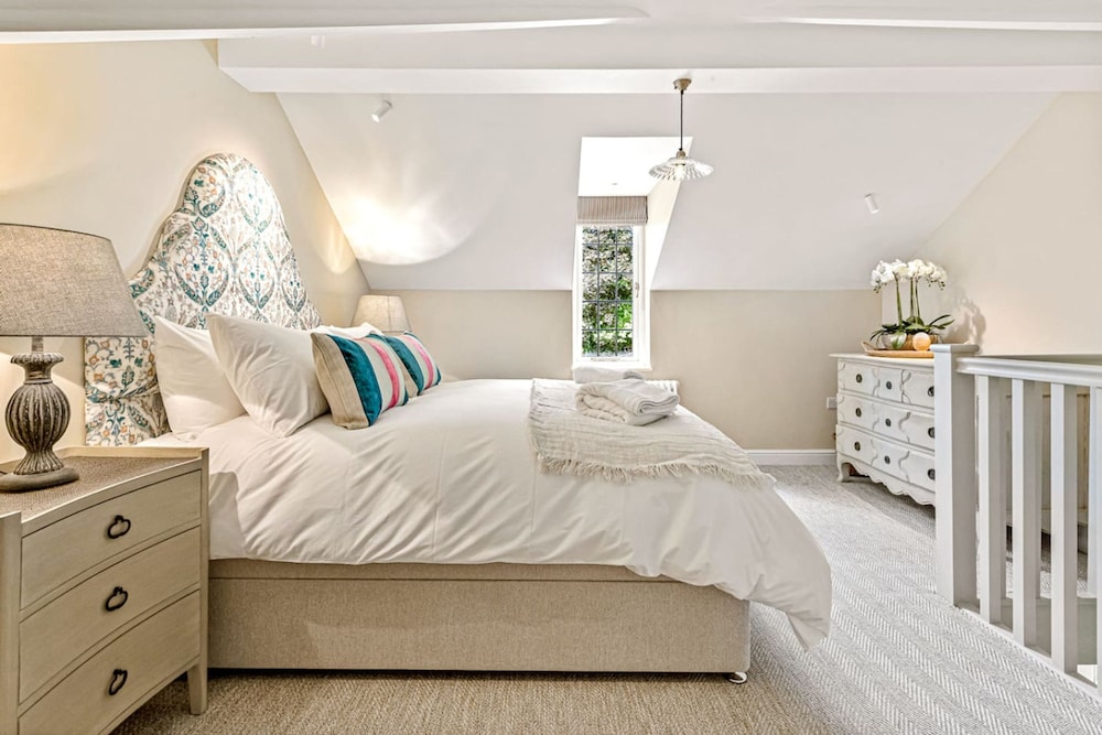 Honeypot Cottage - From 500 Per Night
