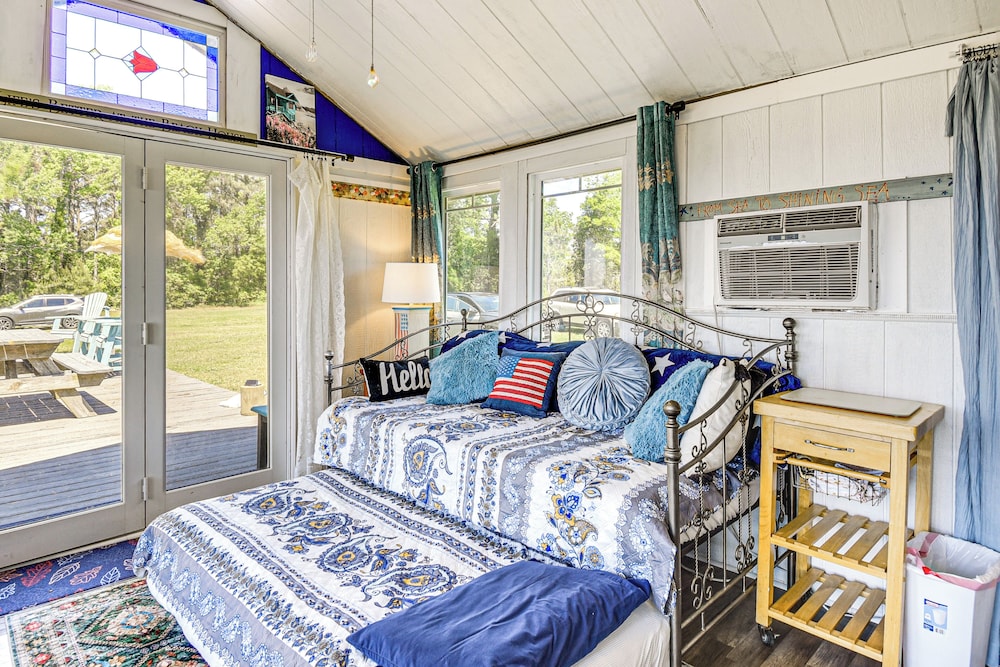 Tiny House w/ Big Views: Cabin in Shiloh!
