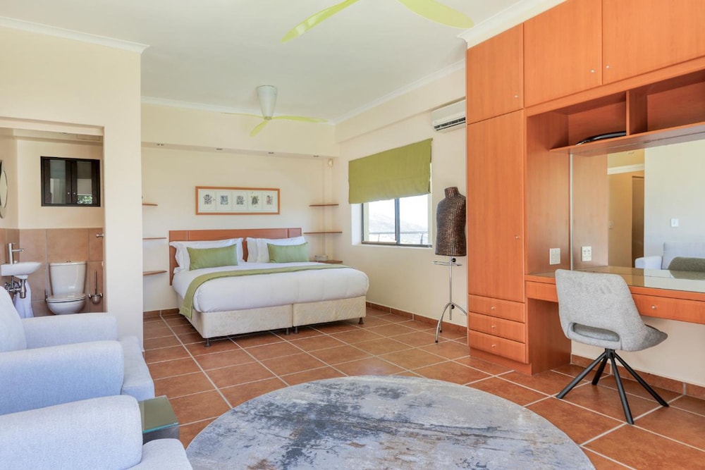 Villa Sol Camps Bay - Family Retreat With 360 Views