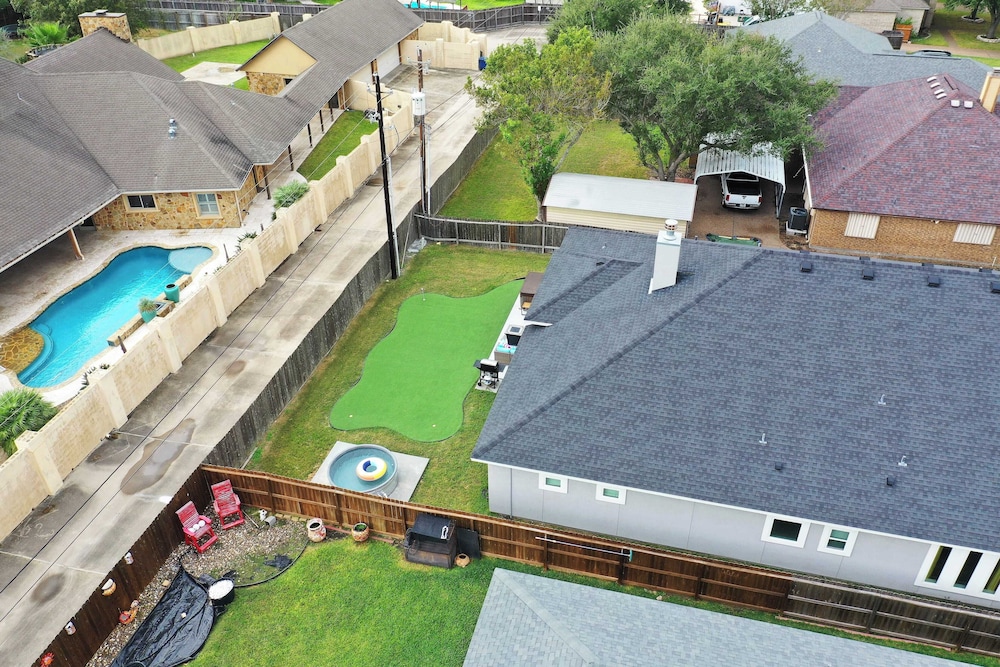 Graford by Avantstay Hot Tub, Firepit, Mini Putt
