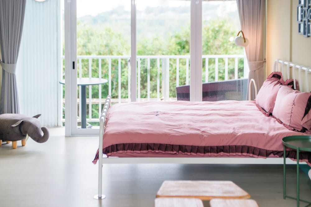 Happiness Pink B&B
