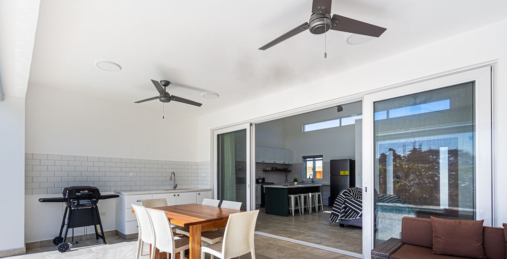 Spacious Family Suite, Ocean Village!