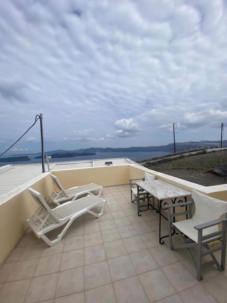 Aeolos Apartments
