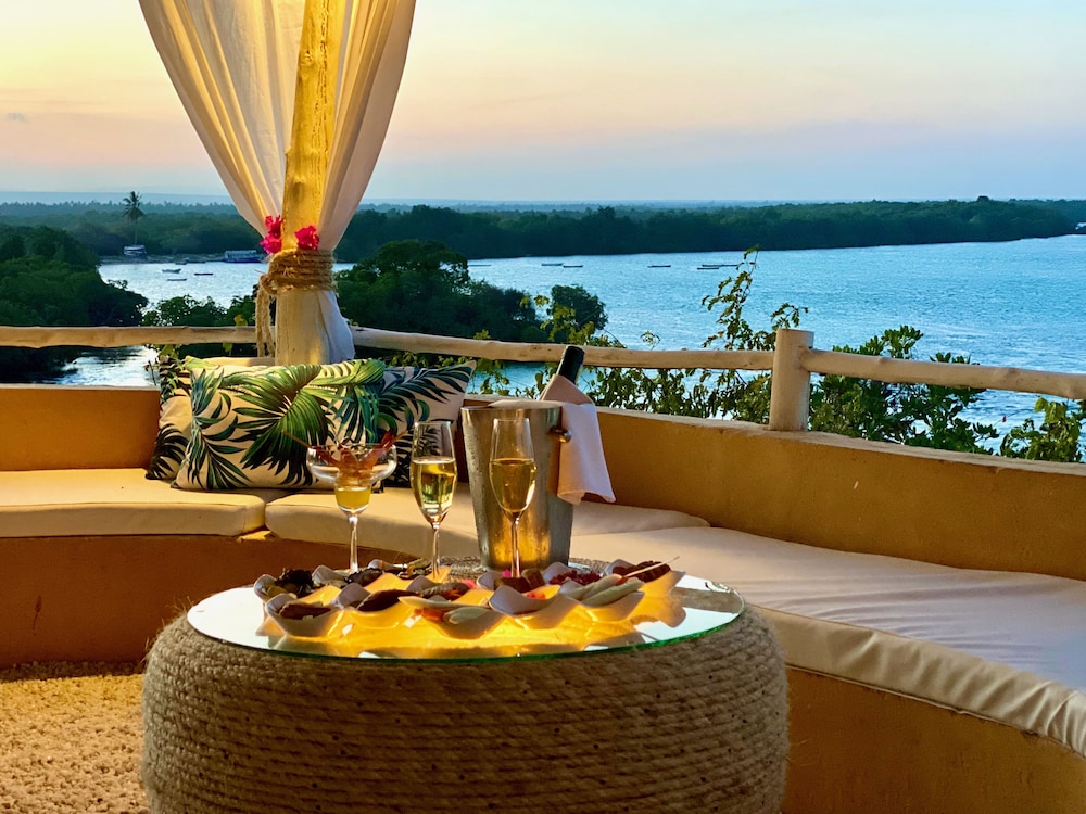 Rock and Sea Resort