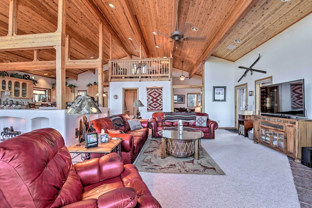Falcon Rest: A Deluxe Angel Fire Mountain Retreat!