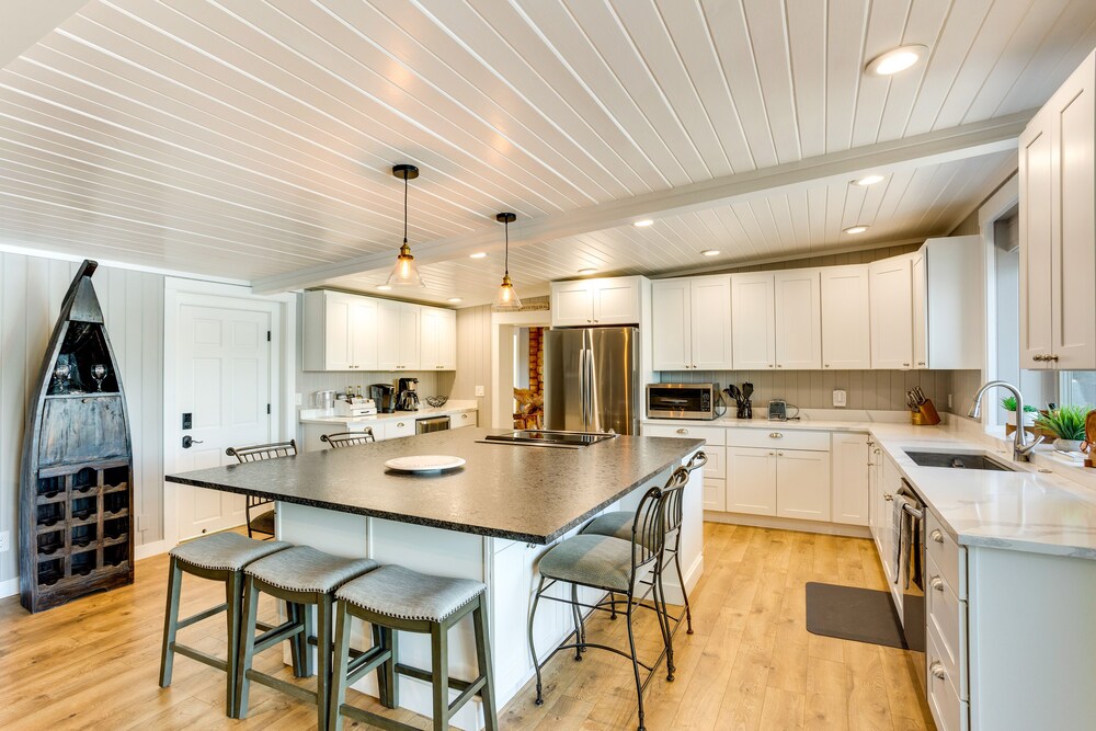 Gorgeous Long Lake Home w/ Dock, Kayak, SUP & More view 2