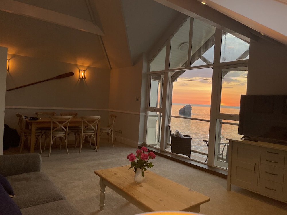 12 Thurlestone Rock