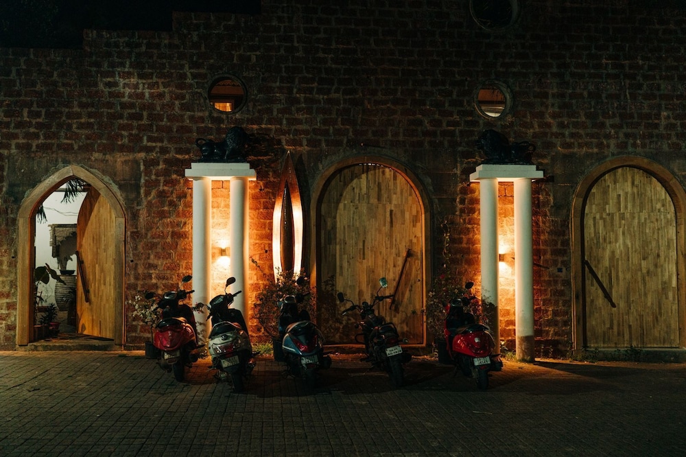 DD Villa & Serenity Cottages