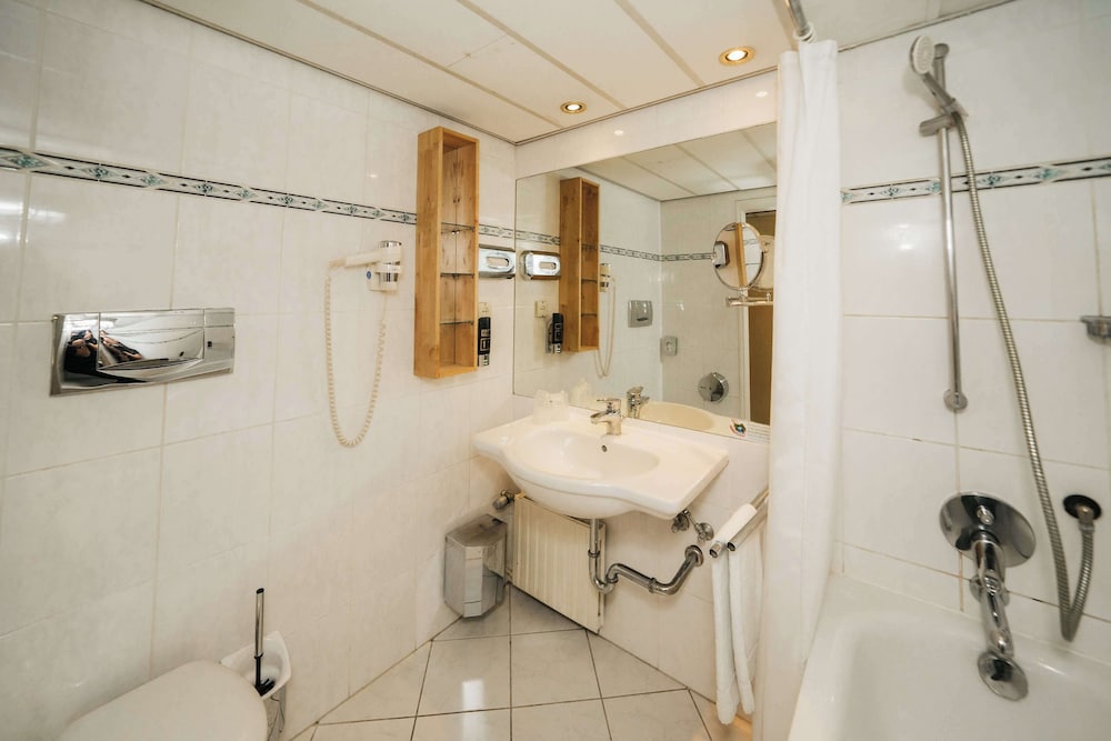 Frankfurt Vacations - Savoy Hotel Frankfurt - Property Image 2