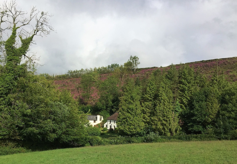 Red Deer Cottage