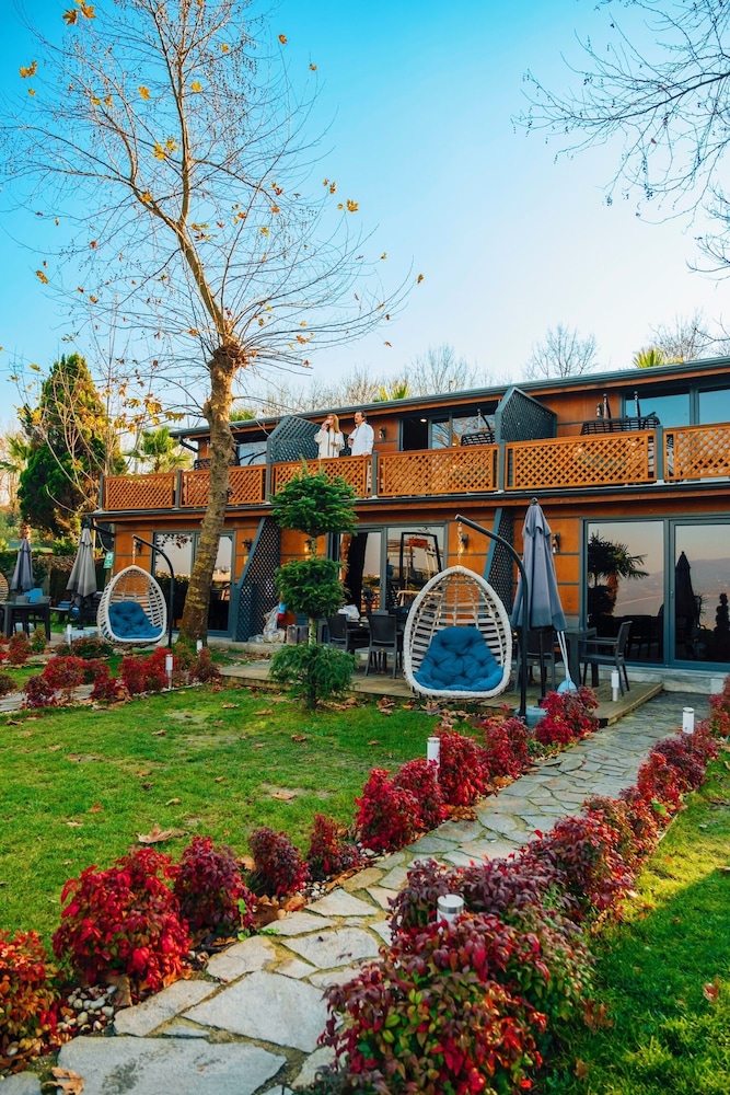 SAPANCA KIYI BUNGALOV