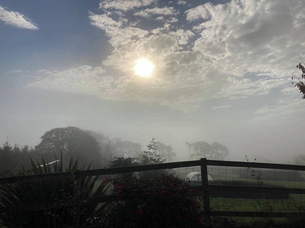 Peace Apartment With Views Near Gorey