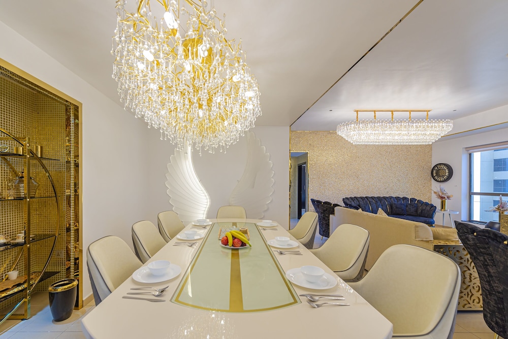Marco Polo - Deluxe Waterfront Roomy Apt, Perfect for Groups