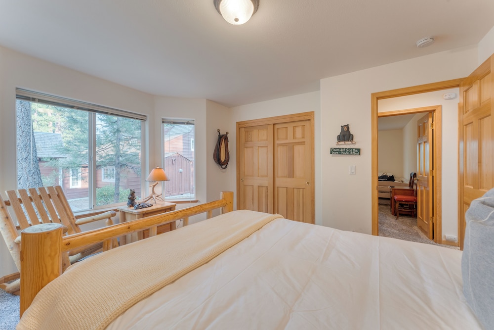 Tahoe Vista by Avantstay Central Location + Patio
