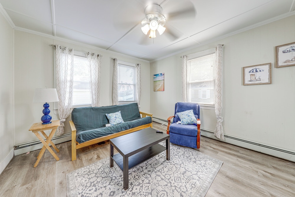 Walk to Pier & Ocean: Apt in Old Orchard Beach!