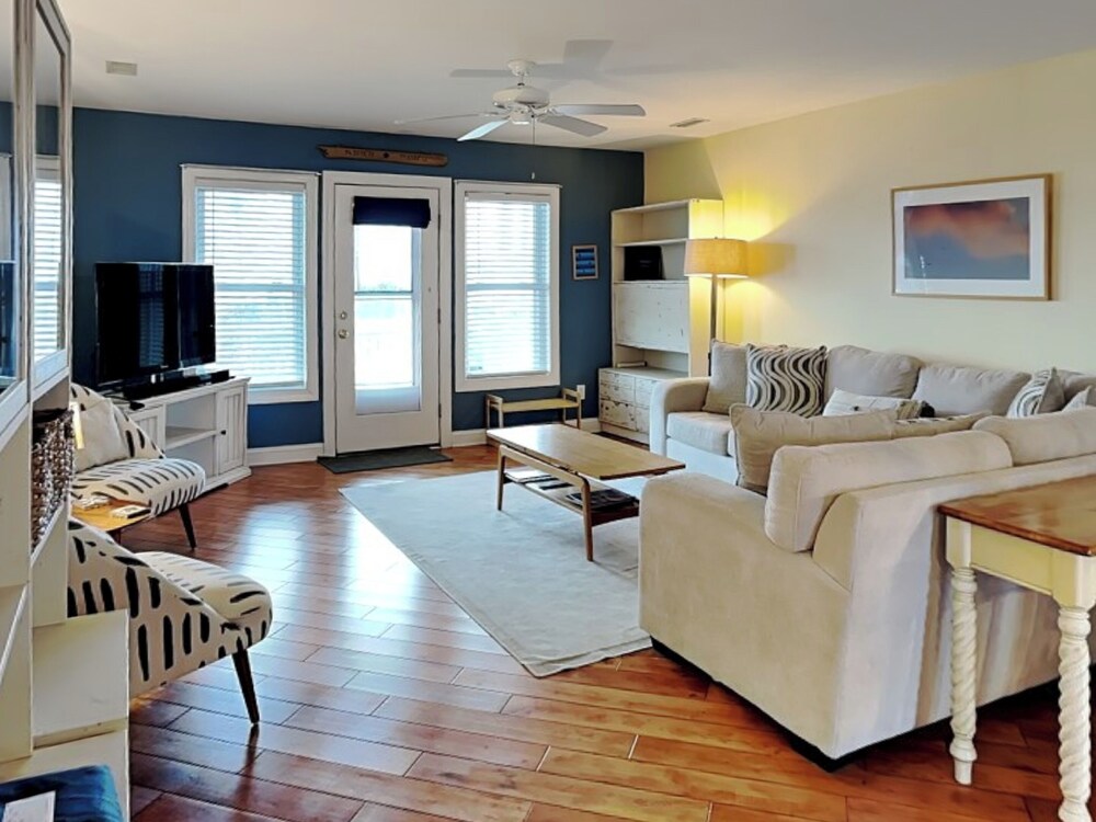 The Water Bear by Topsail Realty