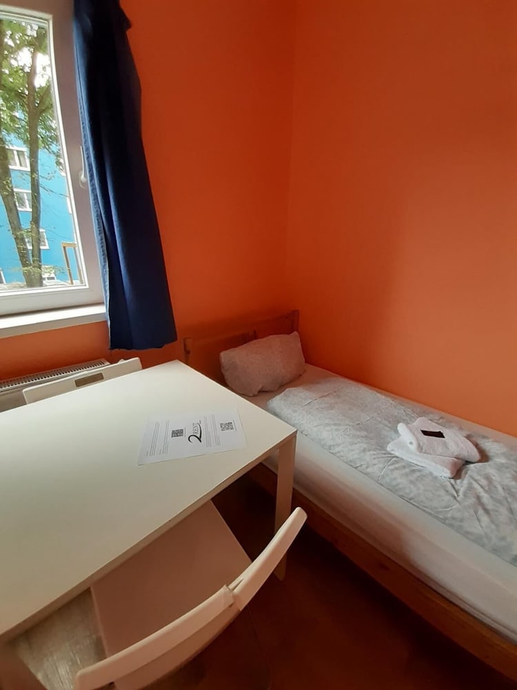 2-Rent Group Hostel Rooms&Apartments TUB19A