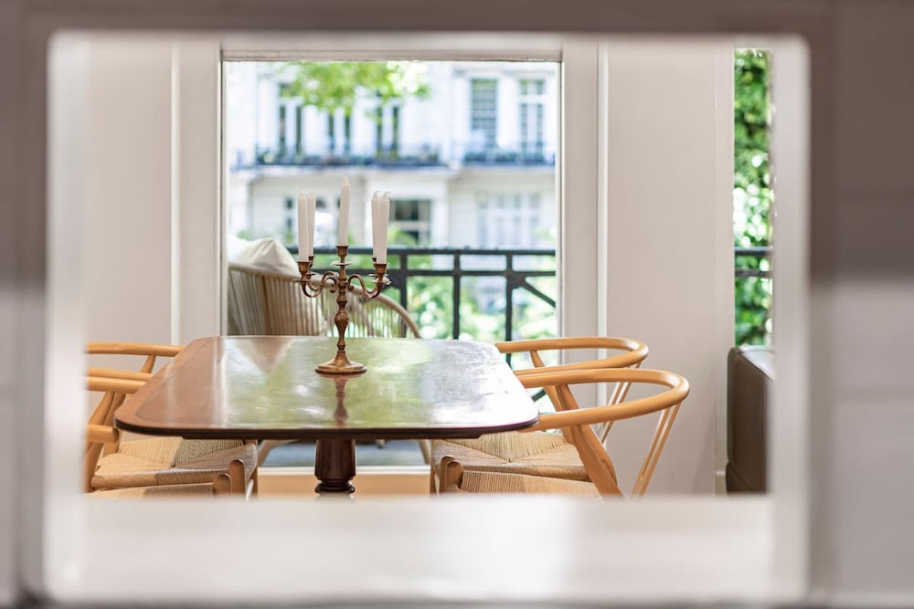 2-bed Knightsbridge Home