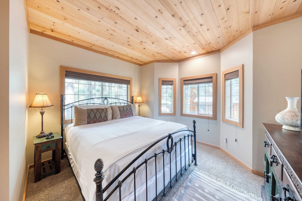 Northstar Haven Cozy-chic Retreat Near Lake Tahoe & Downtown Truckee