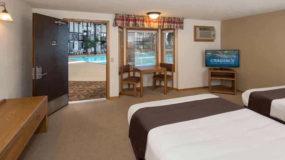 Cragun's Resort & Hotel